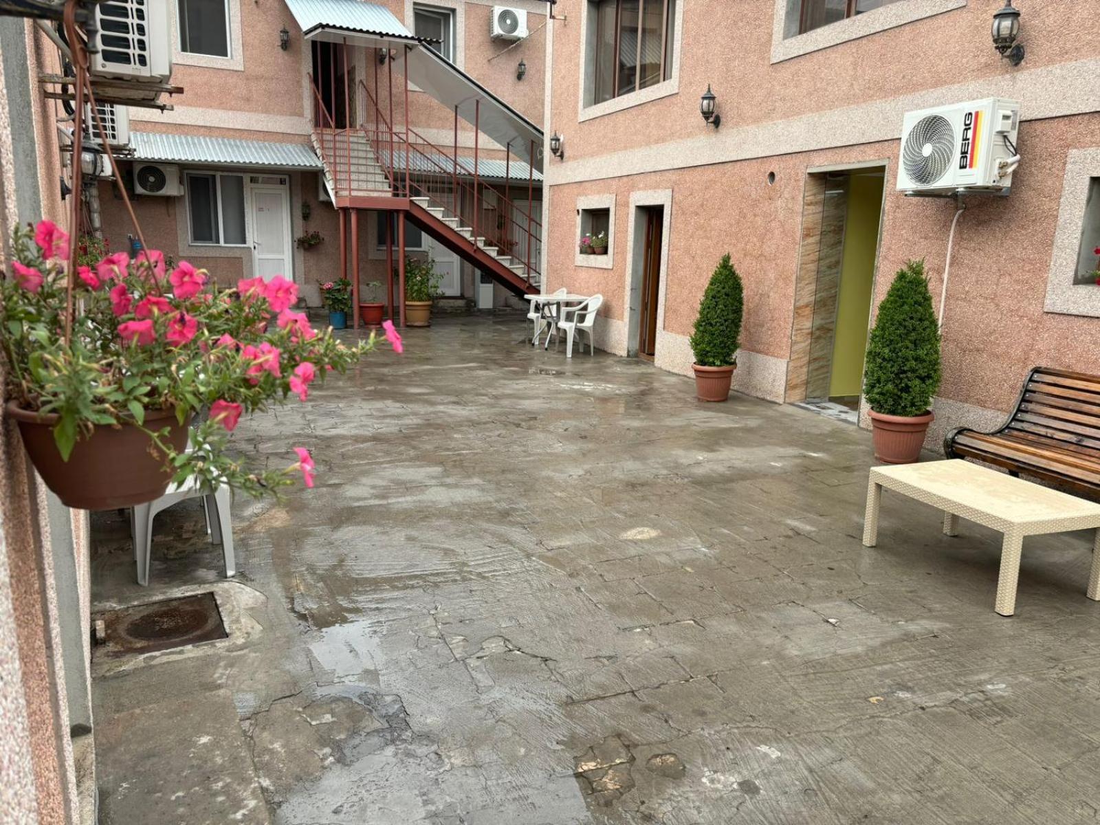 Styopa Hotel 耶烈万 外观 照片